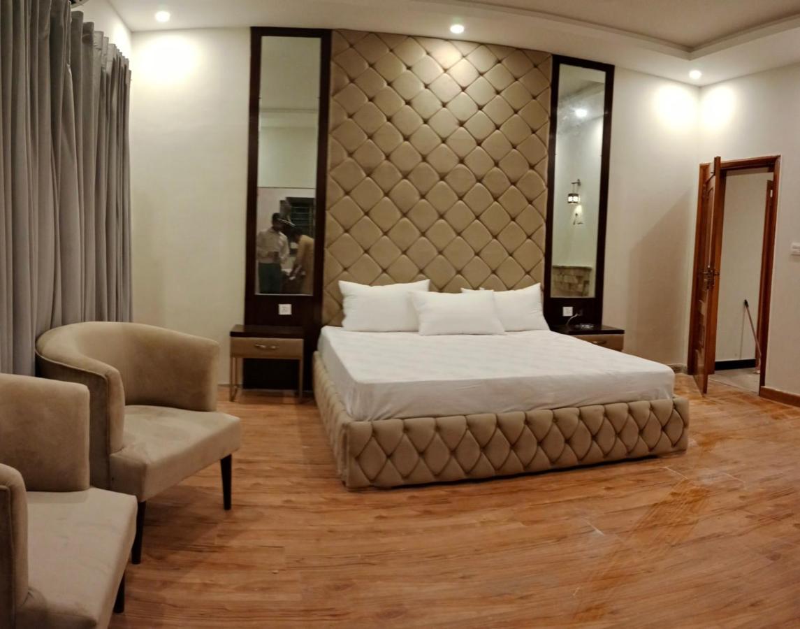 Hayat Grand Guest House Исламабад Экстерьер фото