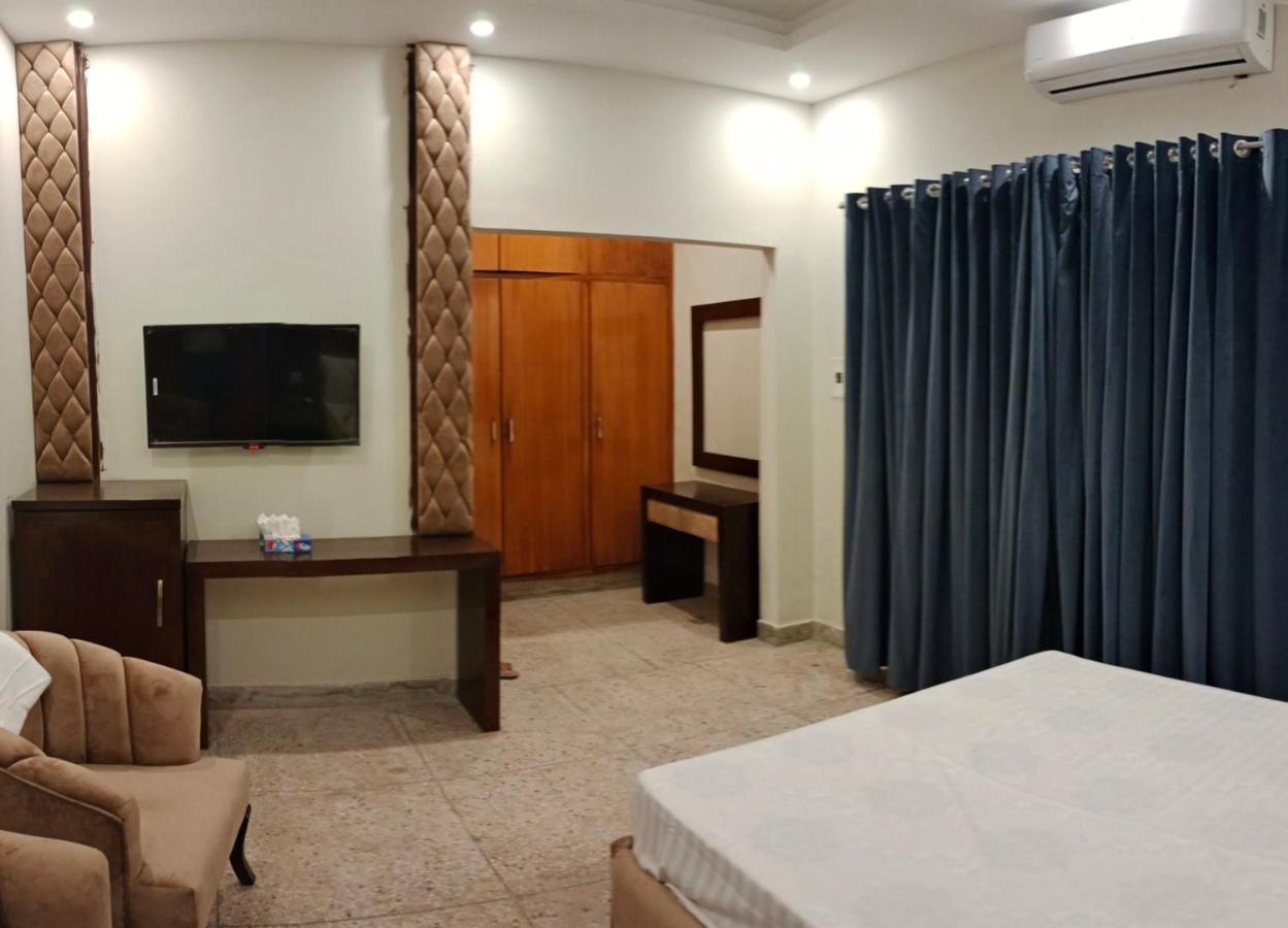 Hayat Grand Guest House Исламабад Экстерьер фото