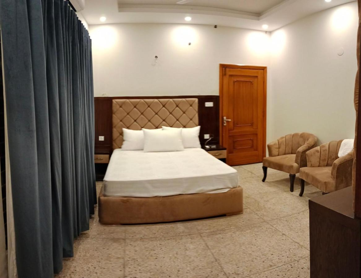 Hayat Grand Guest House Исламабад Экстерьер фото