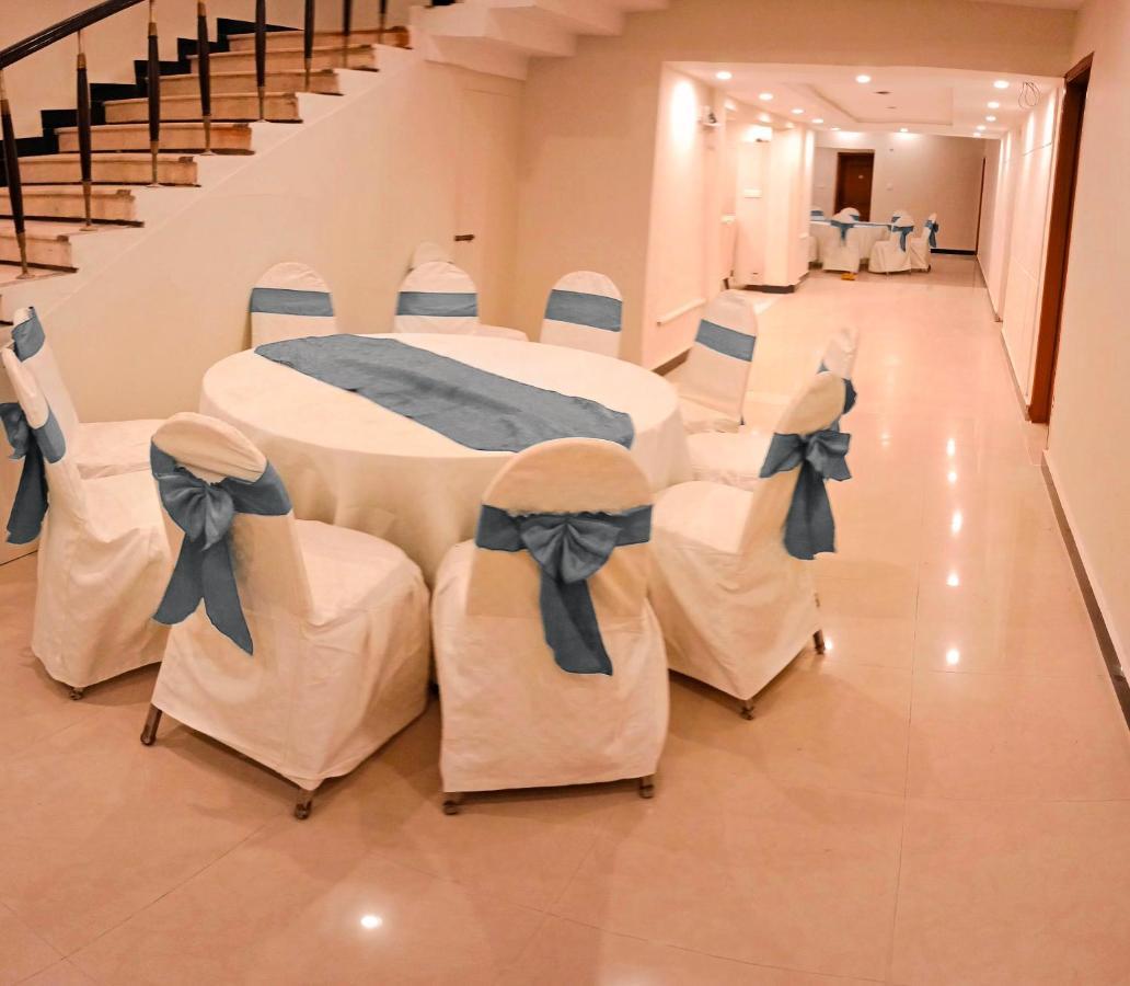 Hayat Grand Guest House Исламабад Экстерьер фото